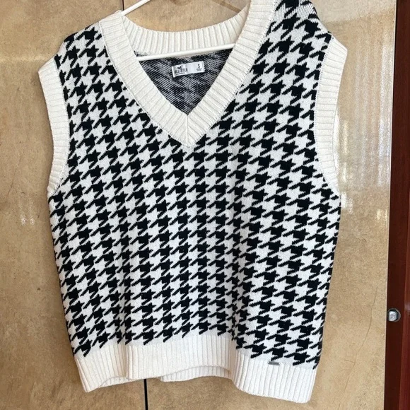 Lot of 2 Hollister V-Neck vests - Brown Argyle / white  Houndstooth size S - Picture 3 of 4